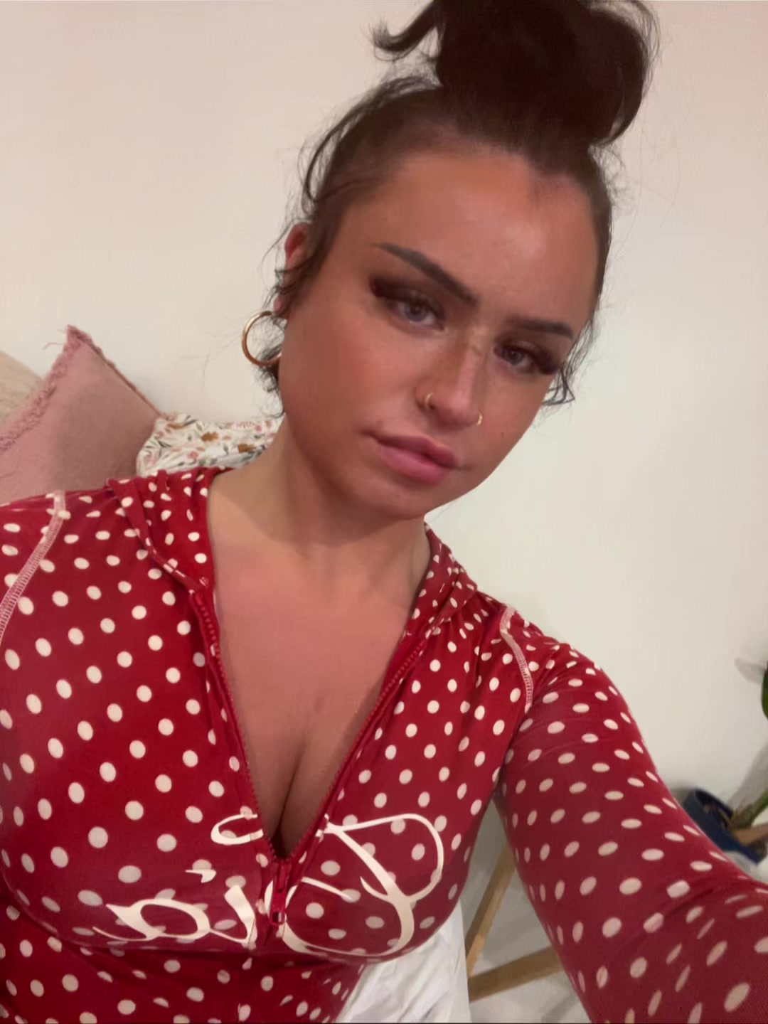 @joniethebrat