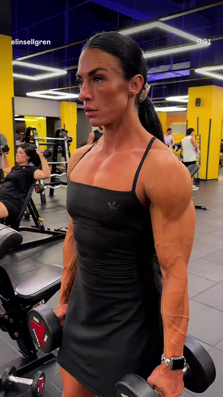 @musclegirls