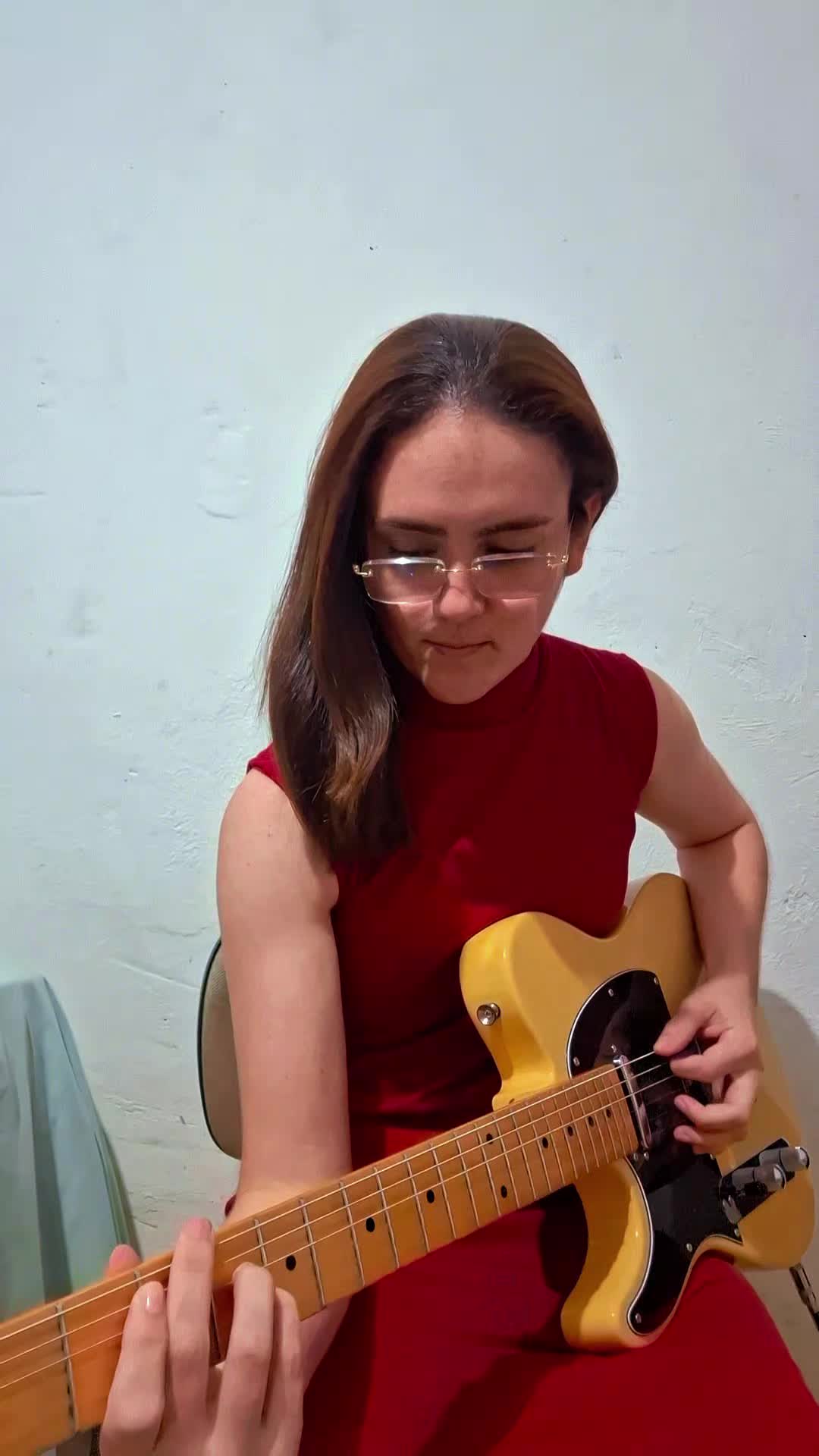 @Tocando Guitarra com Lays