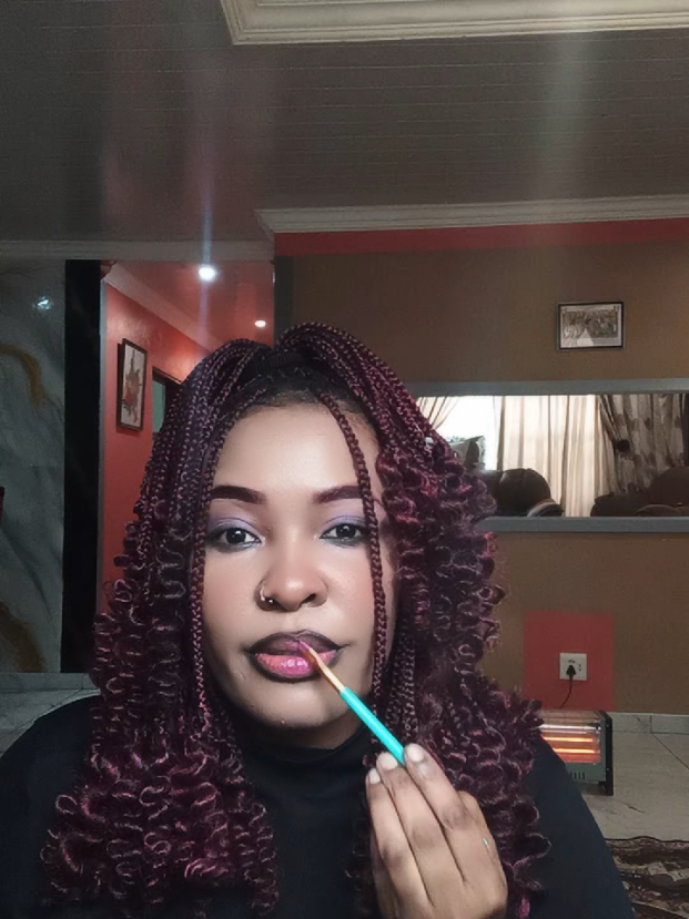 @Lips_ByChristinah