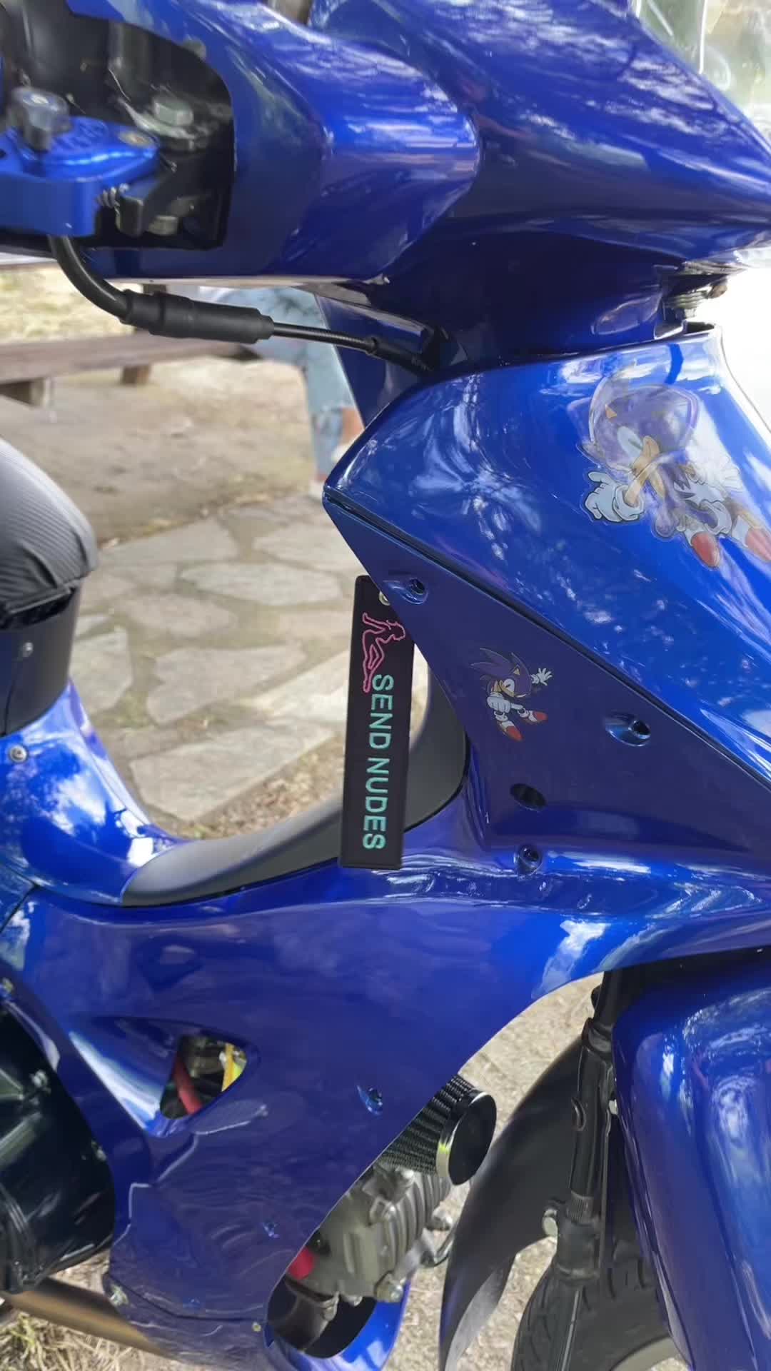 @_.prasinos
