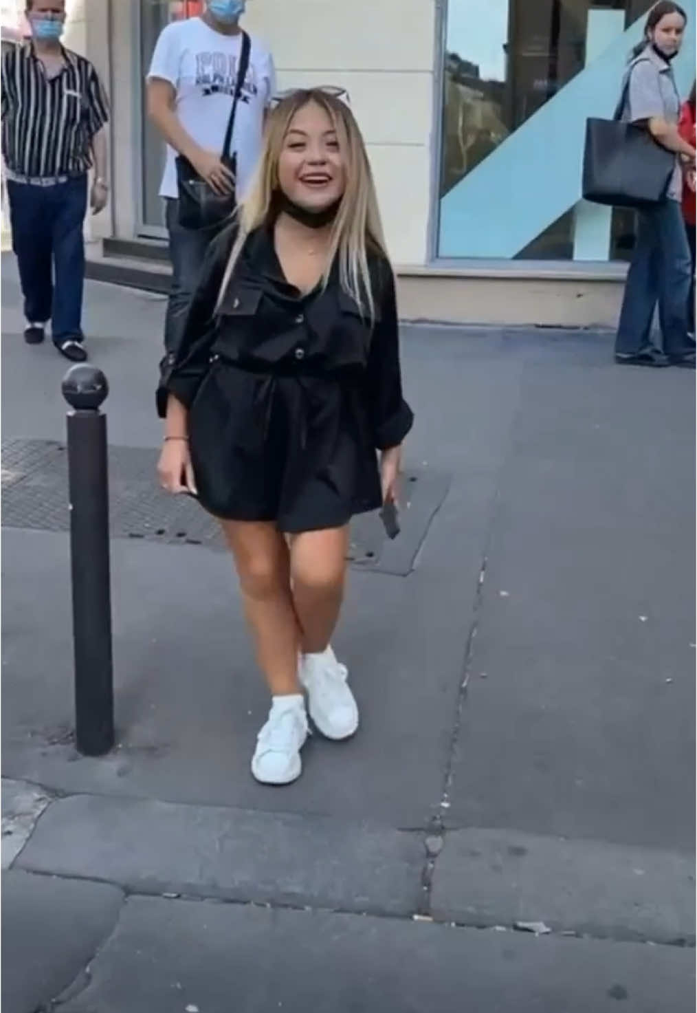 @Emyofficiel