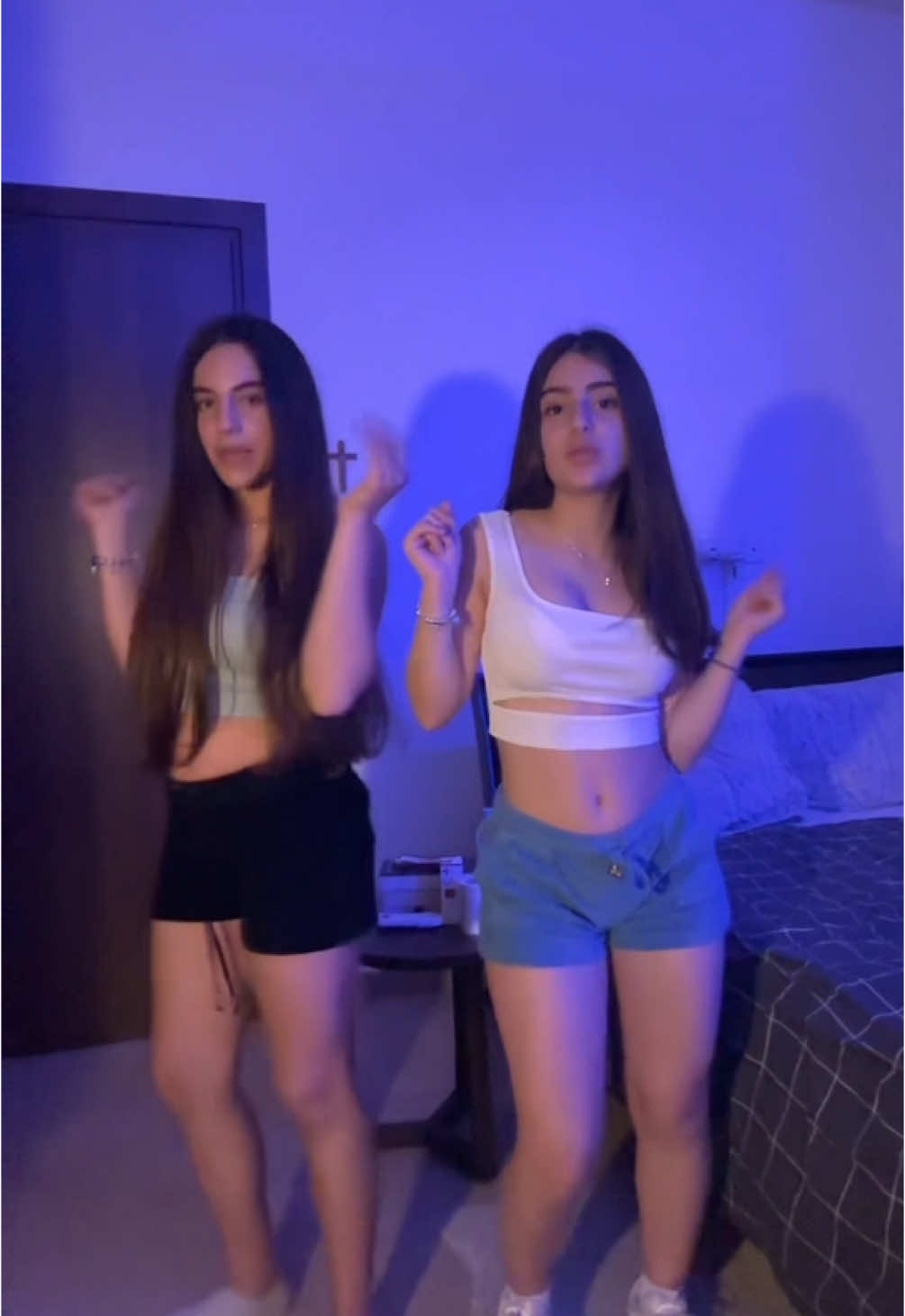 @nicoletoulaa