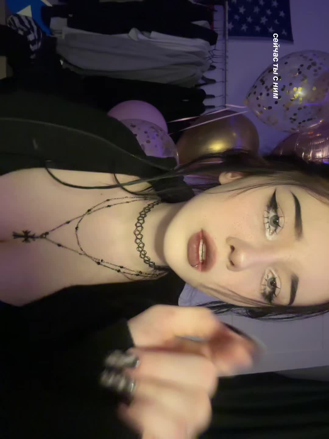 @соня школьникк