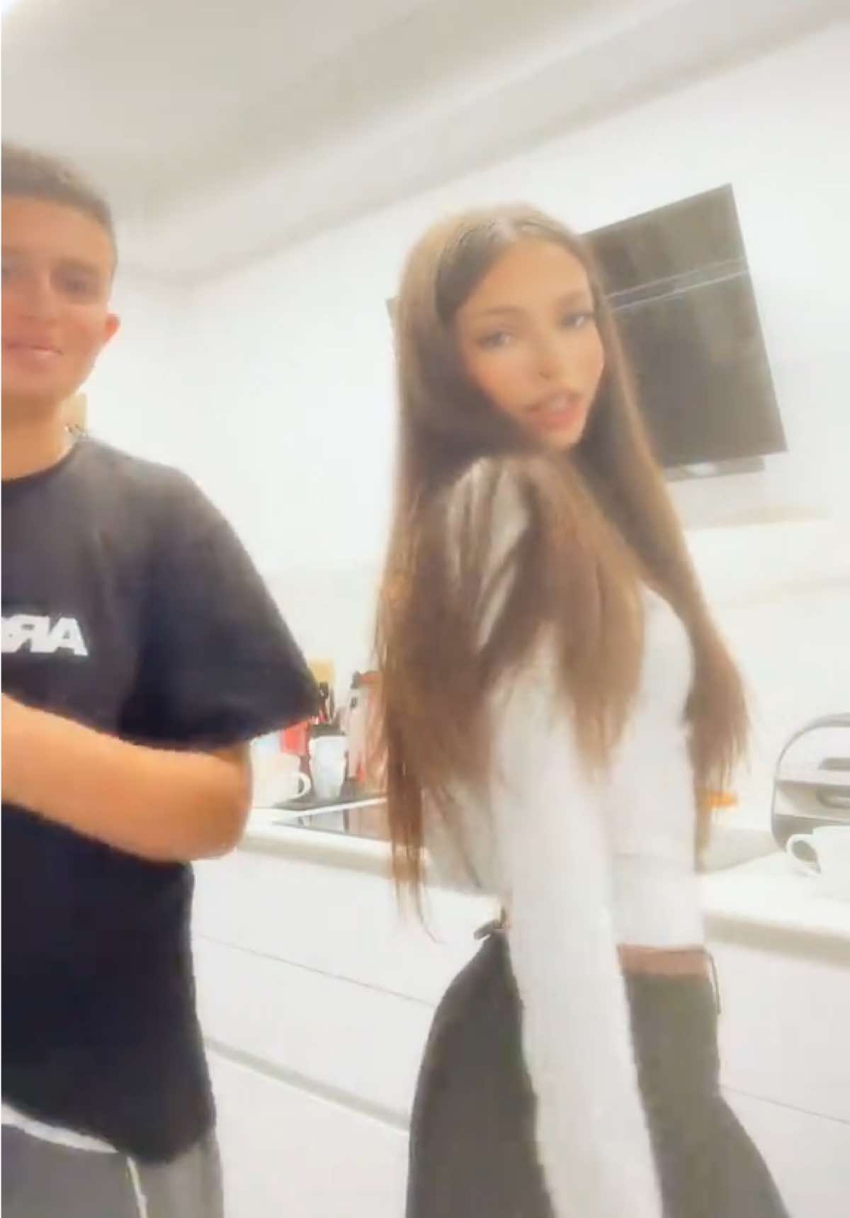 @𝓛𝓲𝓻𝓪𝔃 𖣂