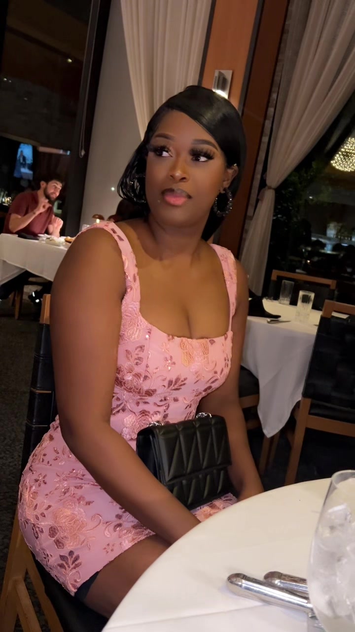 @Noela La Jolie