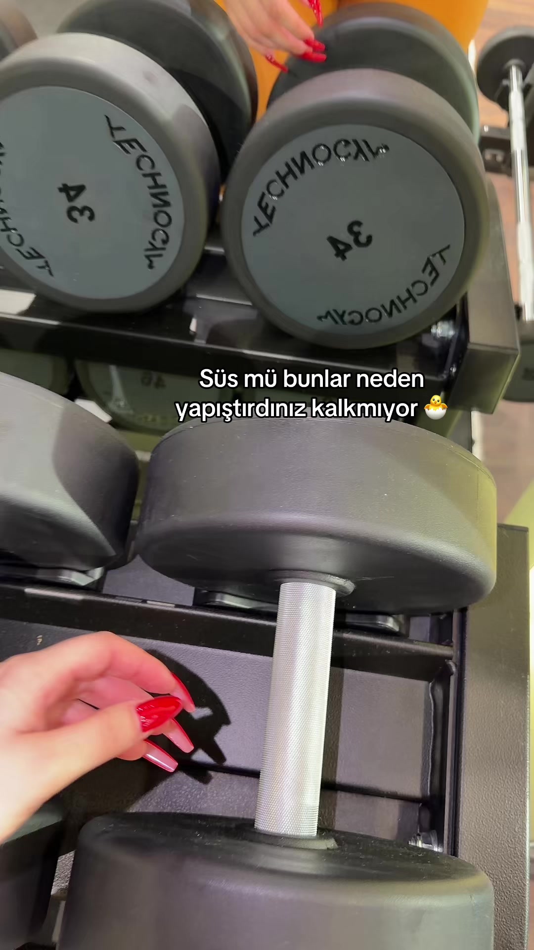 @hellodespina