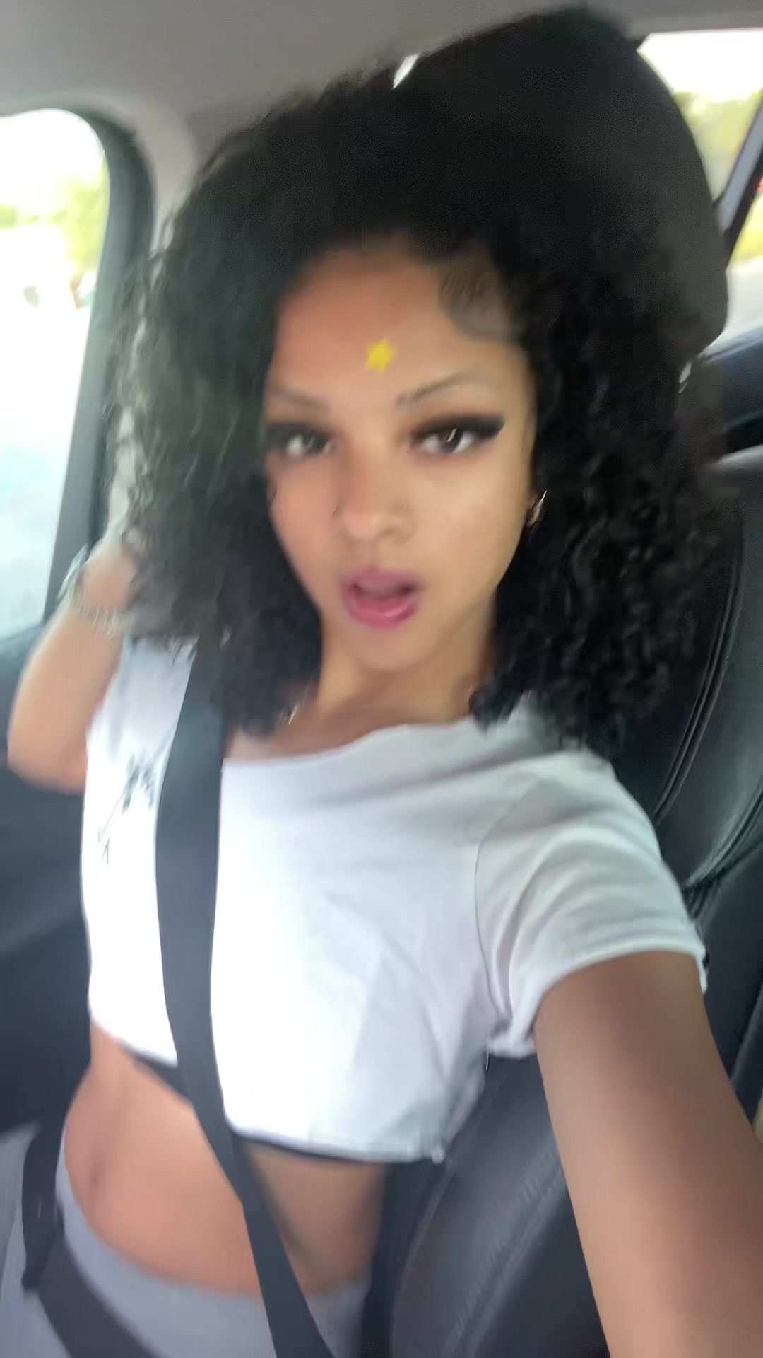 @⃟