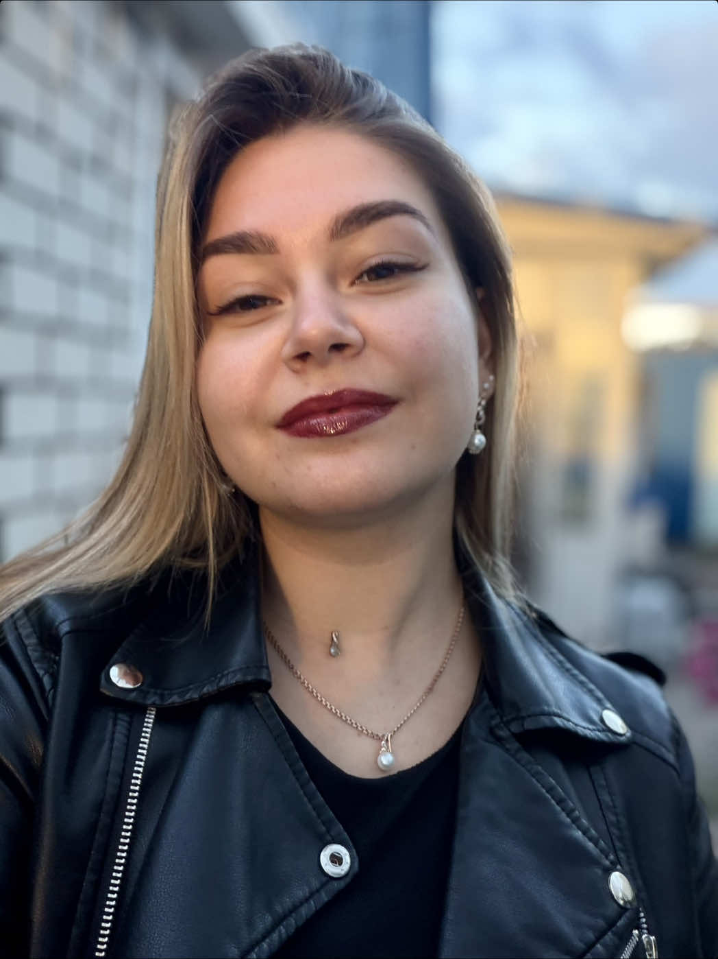 @🫦