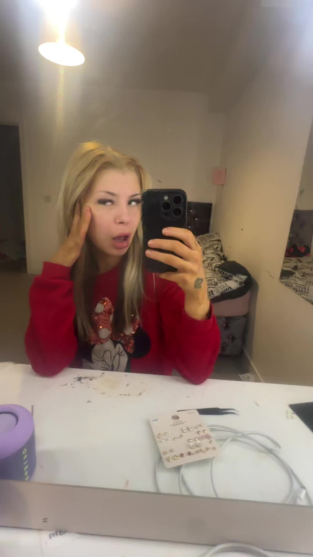 @cronicolelyonline