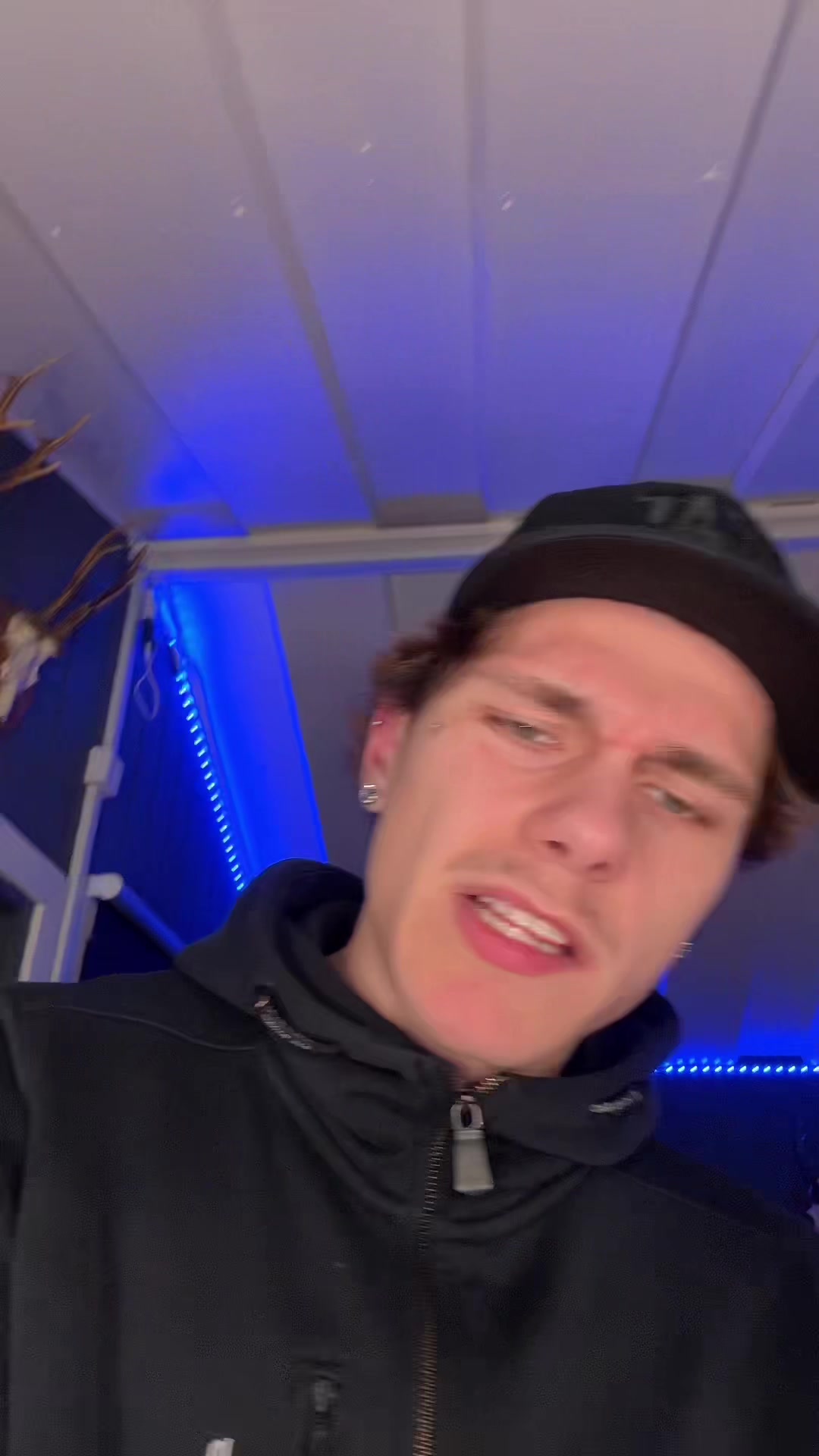 @Knuten