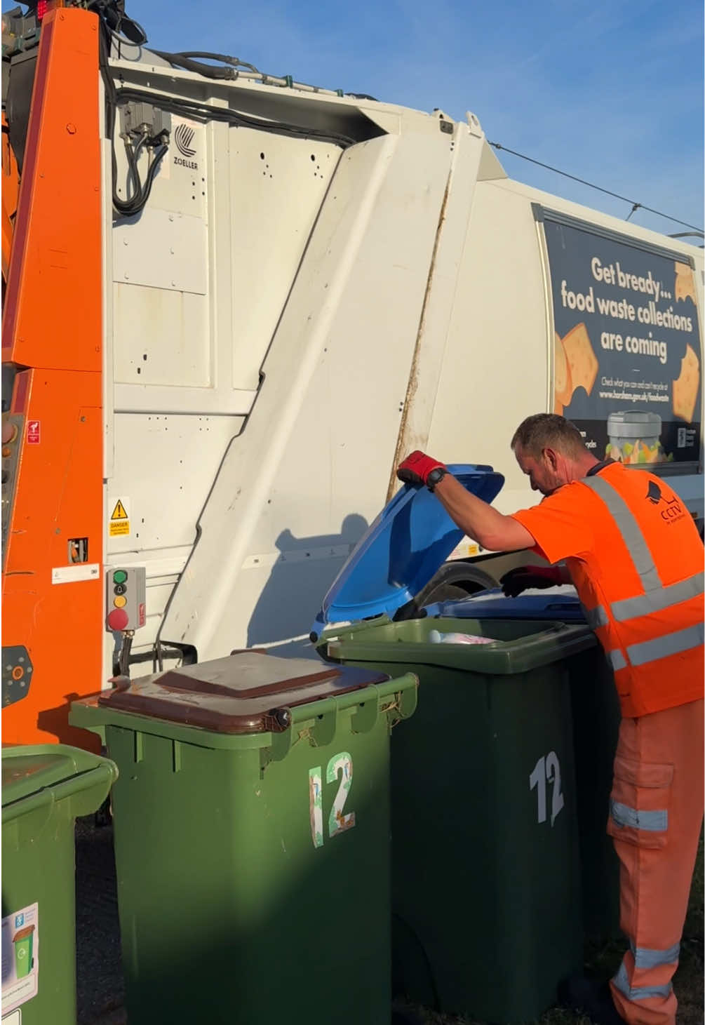 @Sussex Bin Lorrys