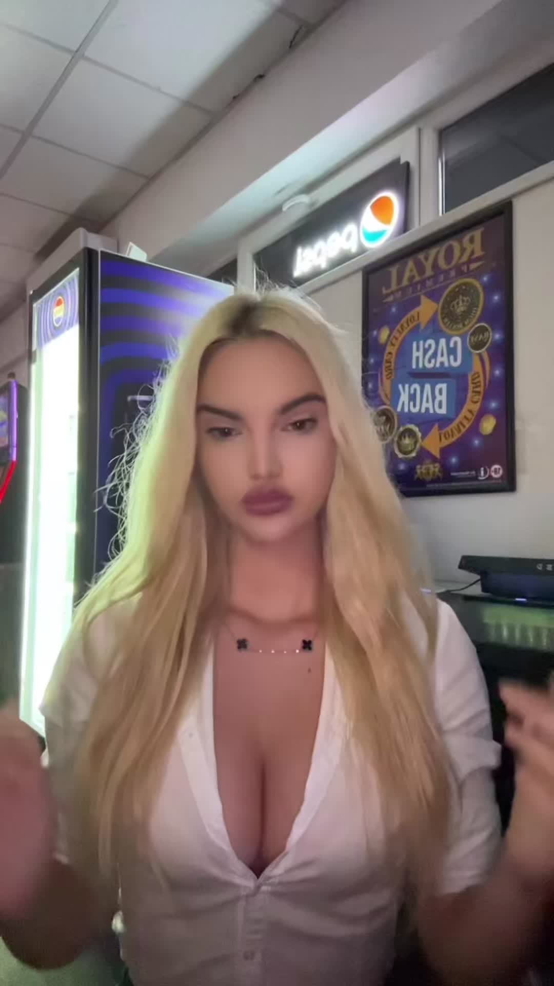 @Iulia_22