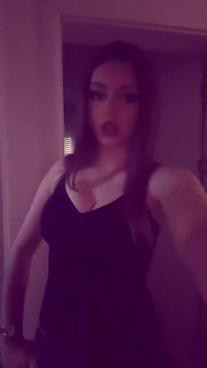 @Yllza