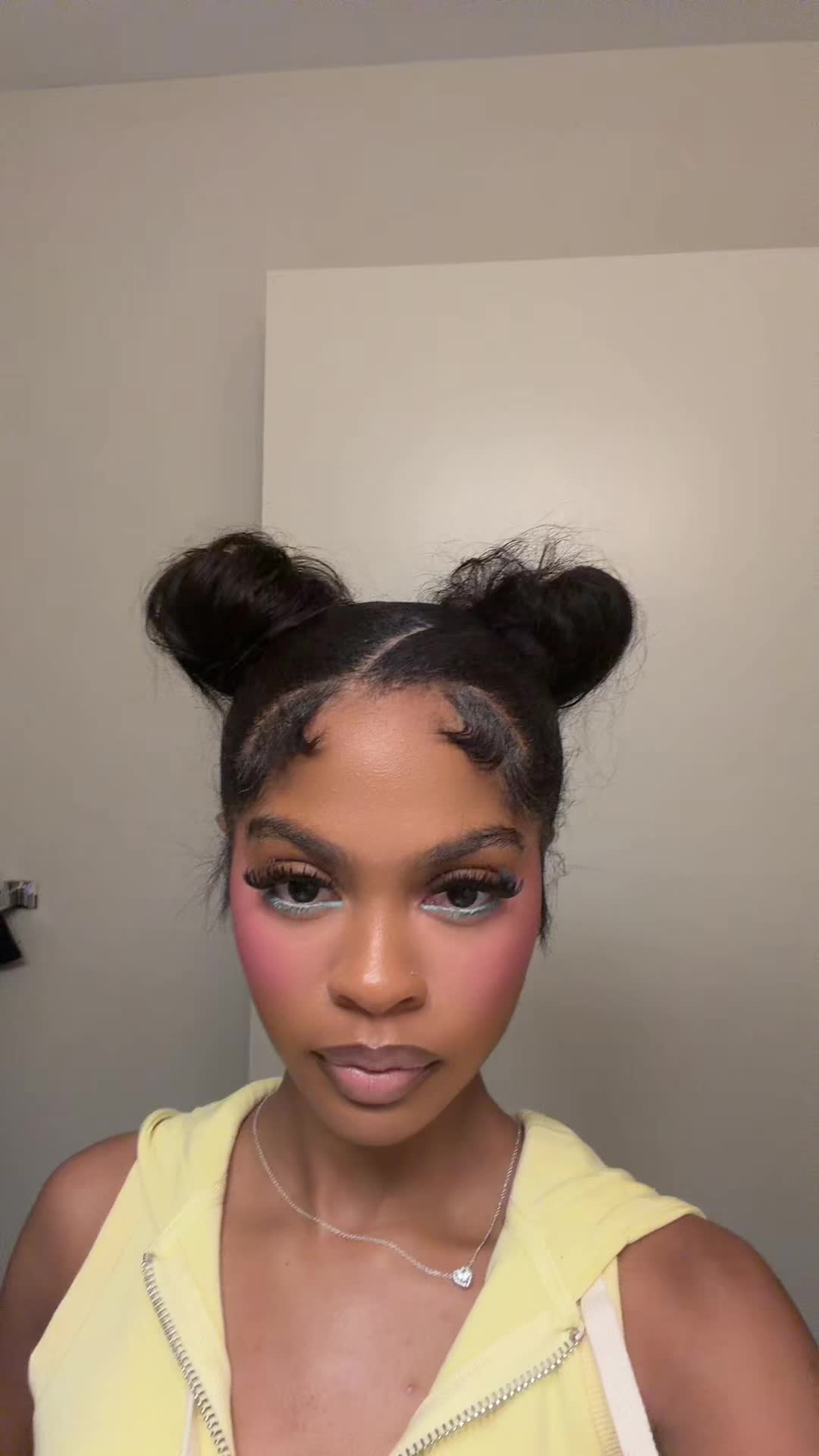 @kelsionaee