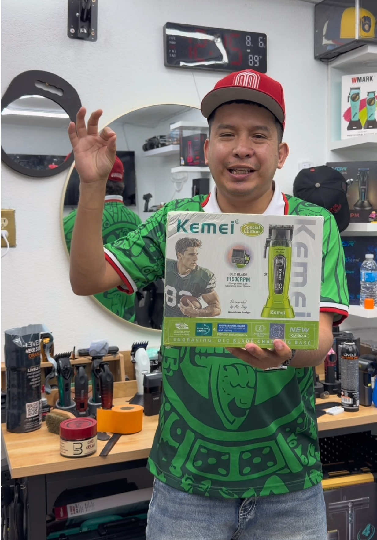 @Jisai Barber