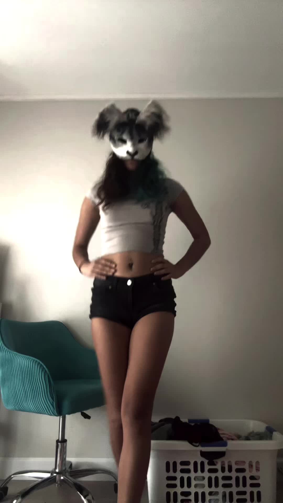 @Kitty >^•^<