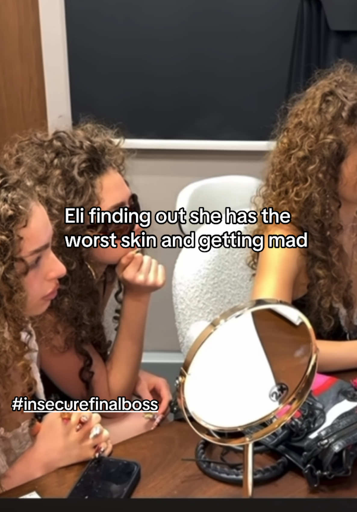 @illegalsnark 👻