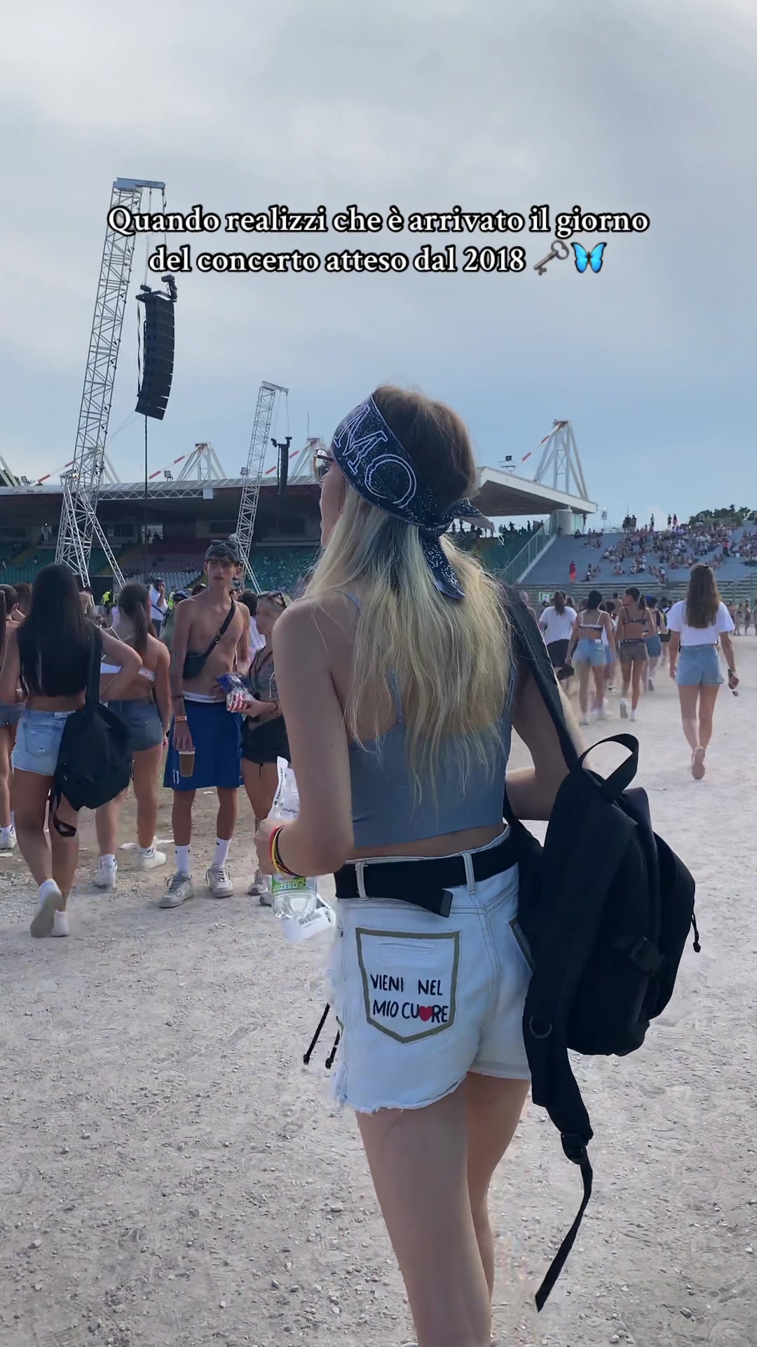 @Luna 🌙