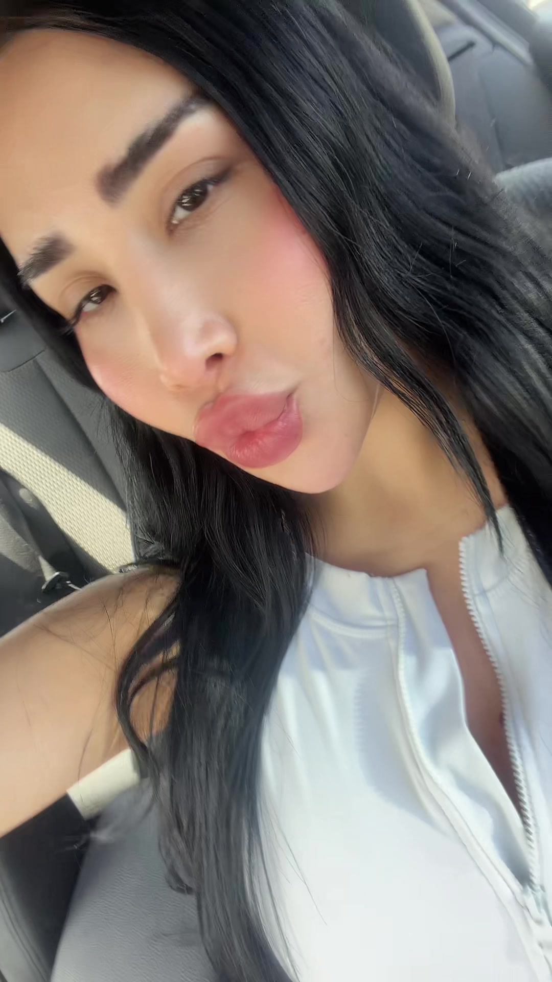 @𝙼 𝙰 𝙽 𝙸 𝚀 𝚄 𝙴 🍒