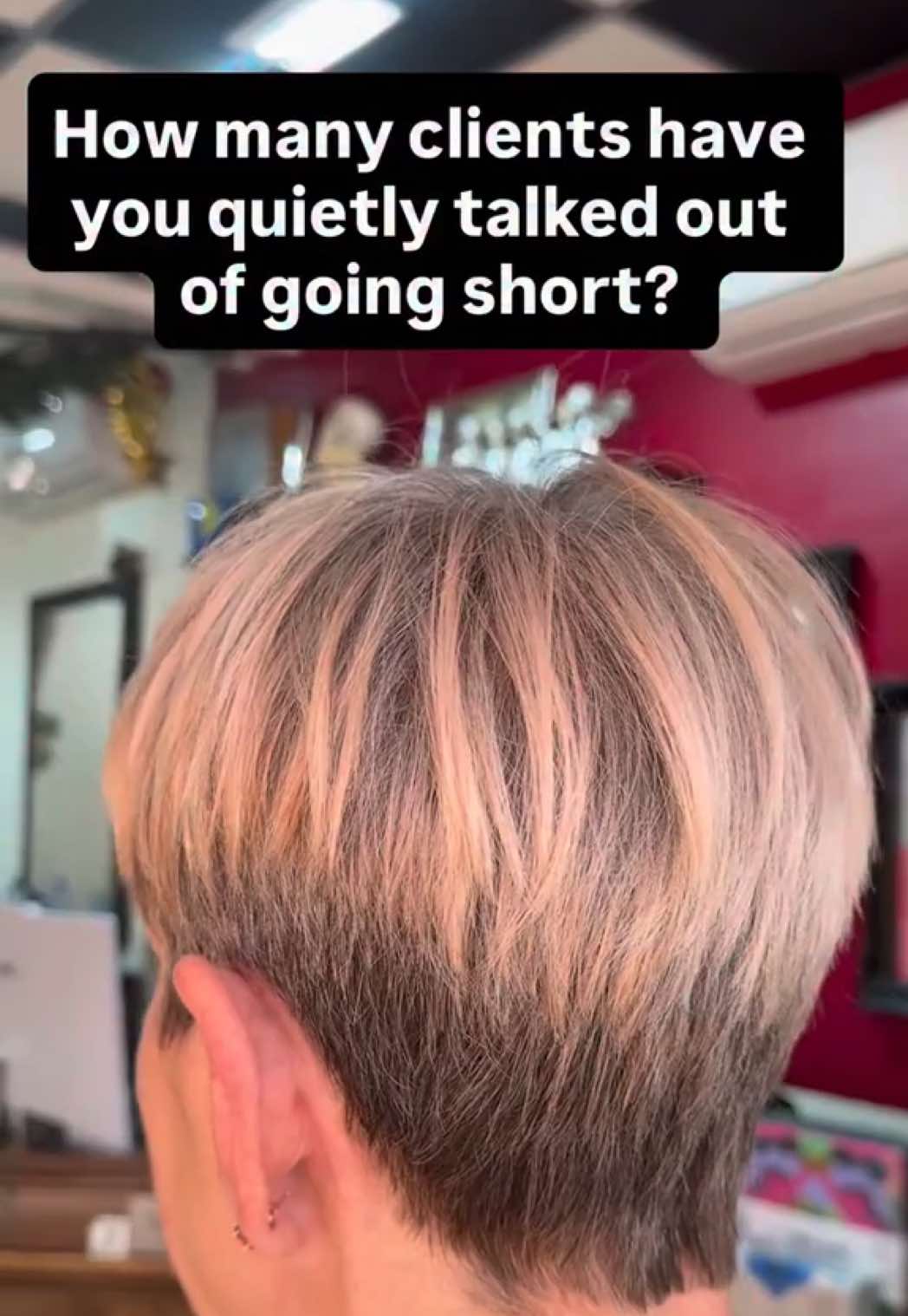 @Short Hair Cutting Specialist
