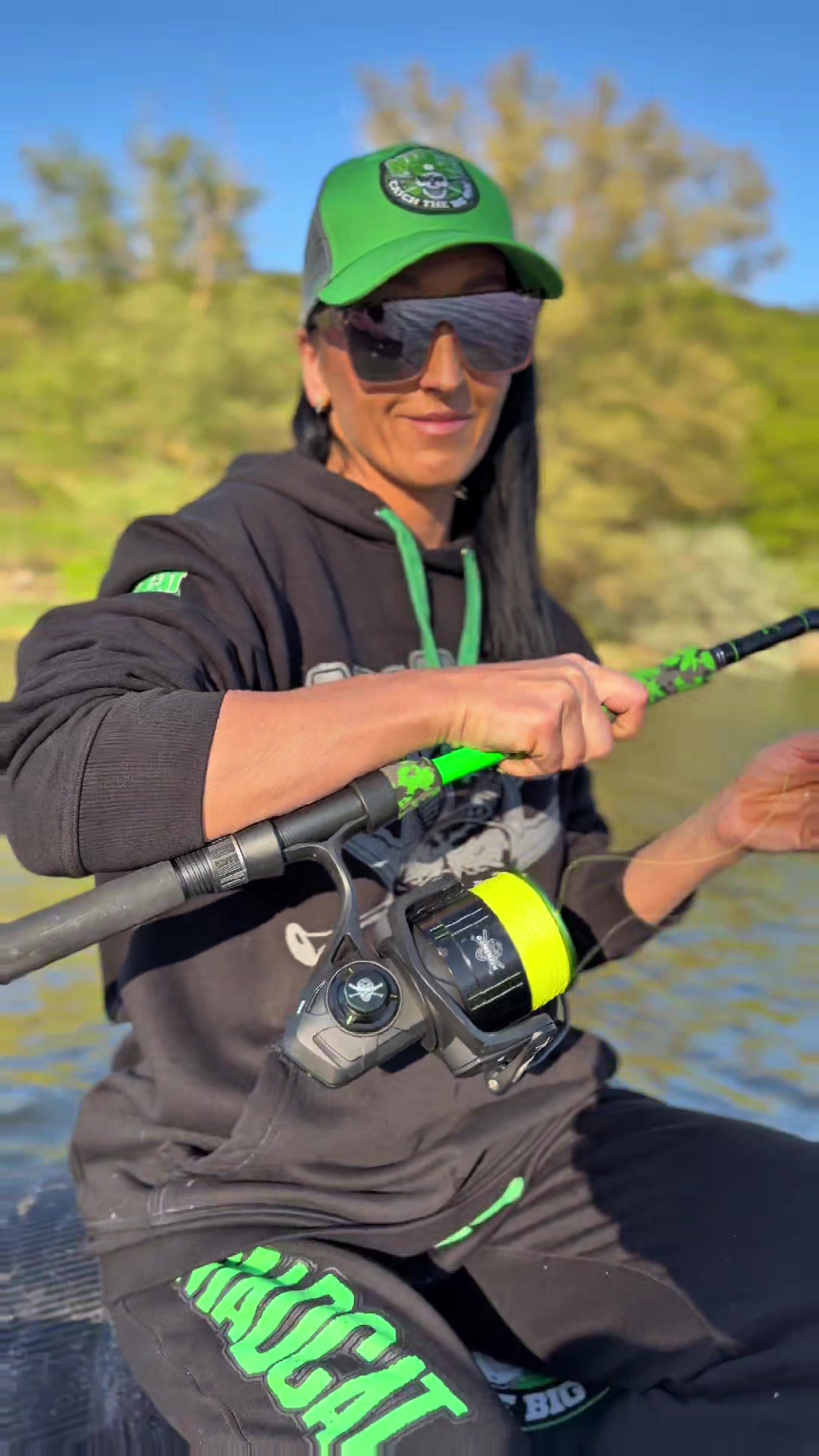 @Erika_fishing💚🖤