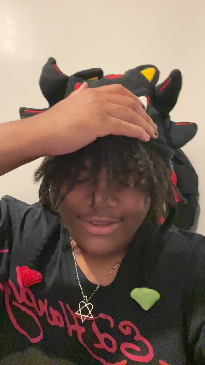 @Skellyion