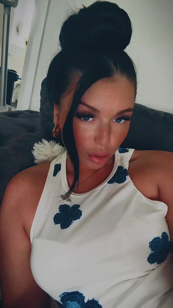 @Elle