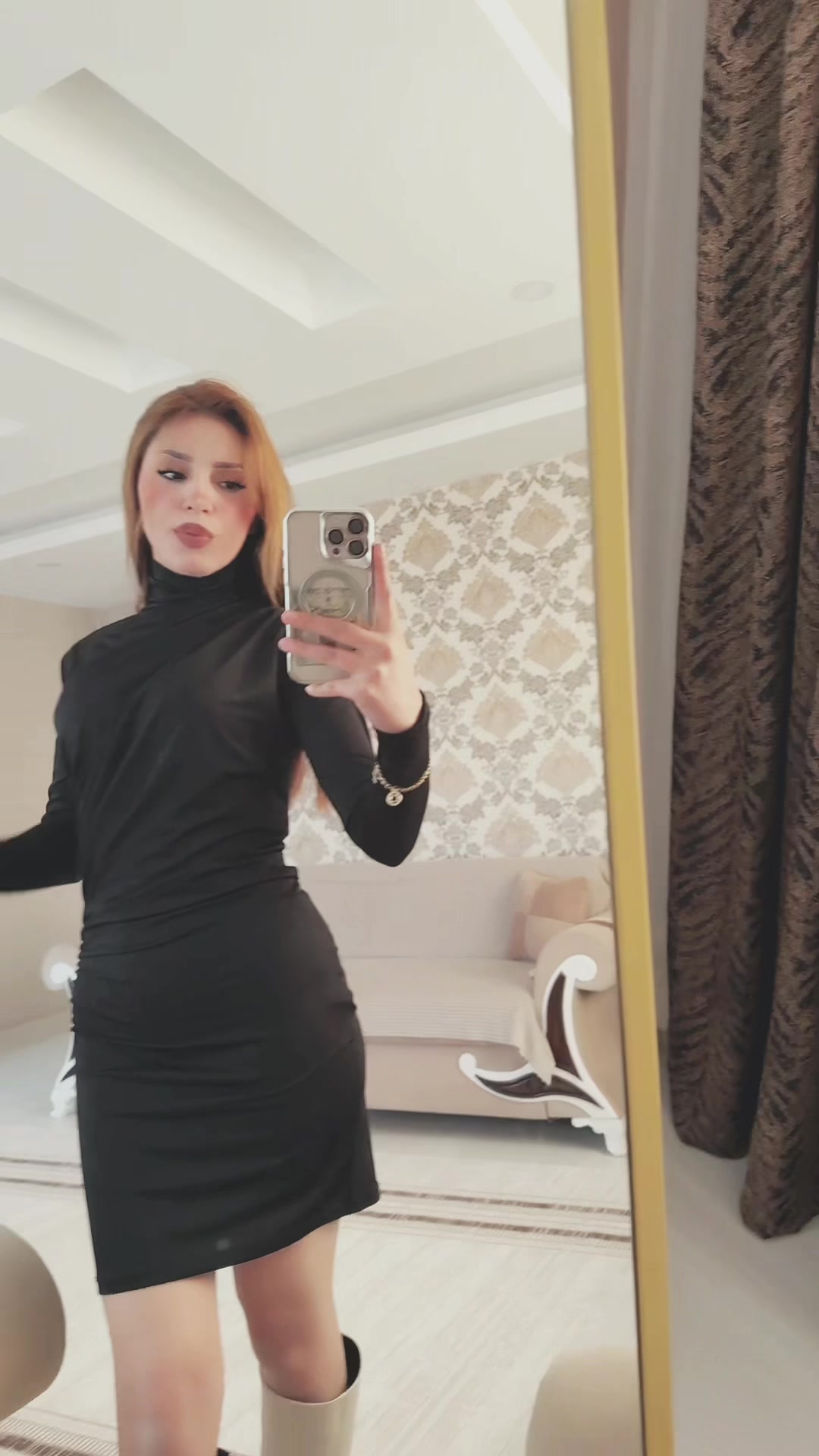@𝘙.𝘌