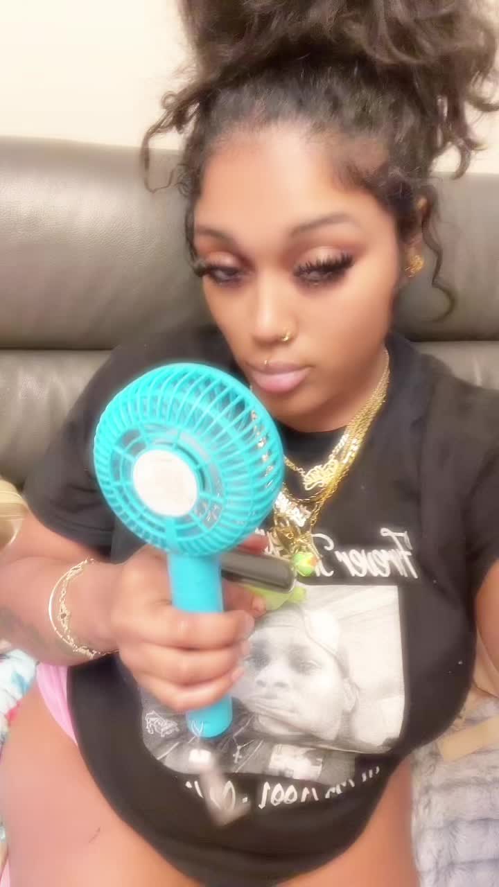 @Sheprettymoody