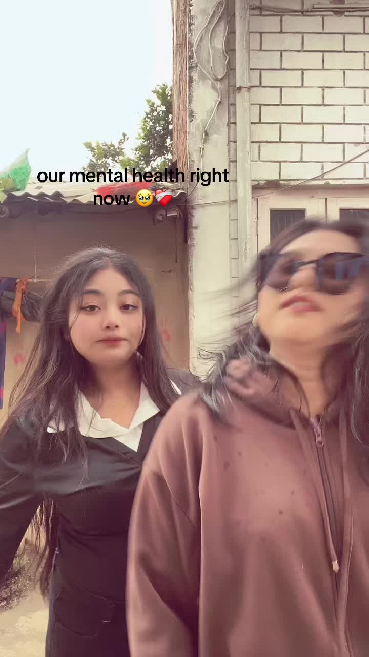 @🐼