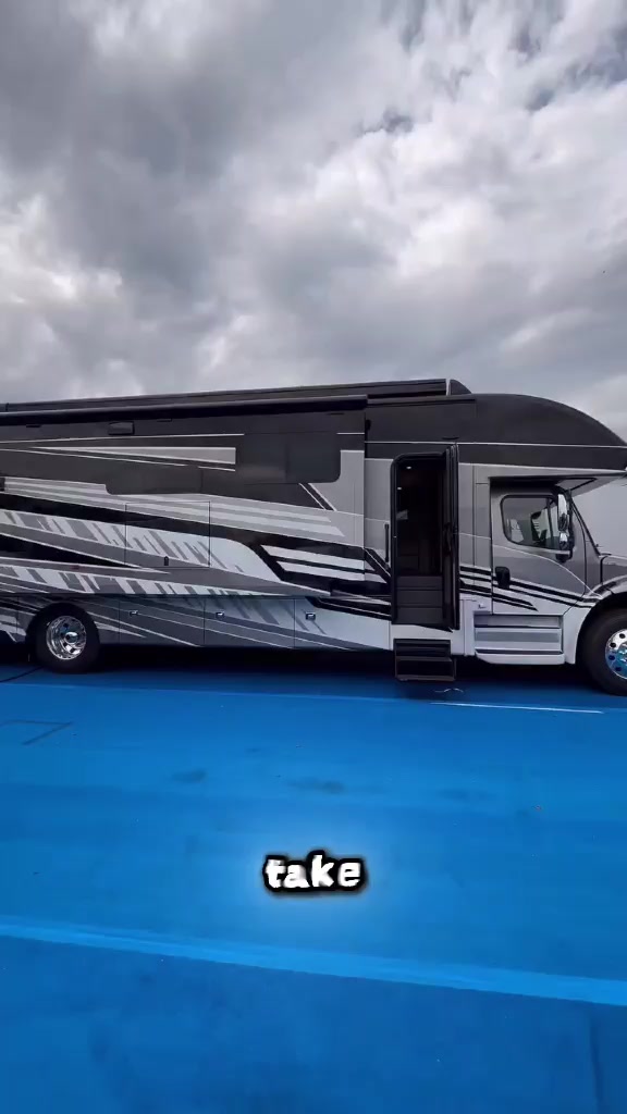 @Caravan & RV World 🚐