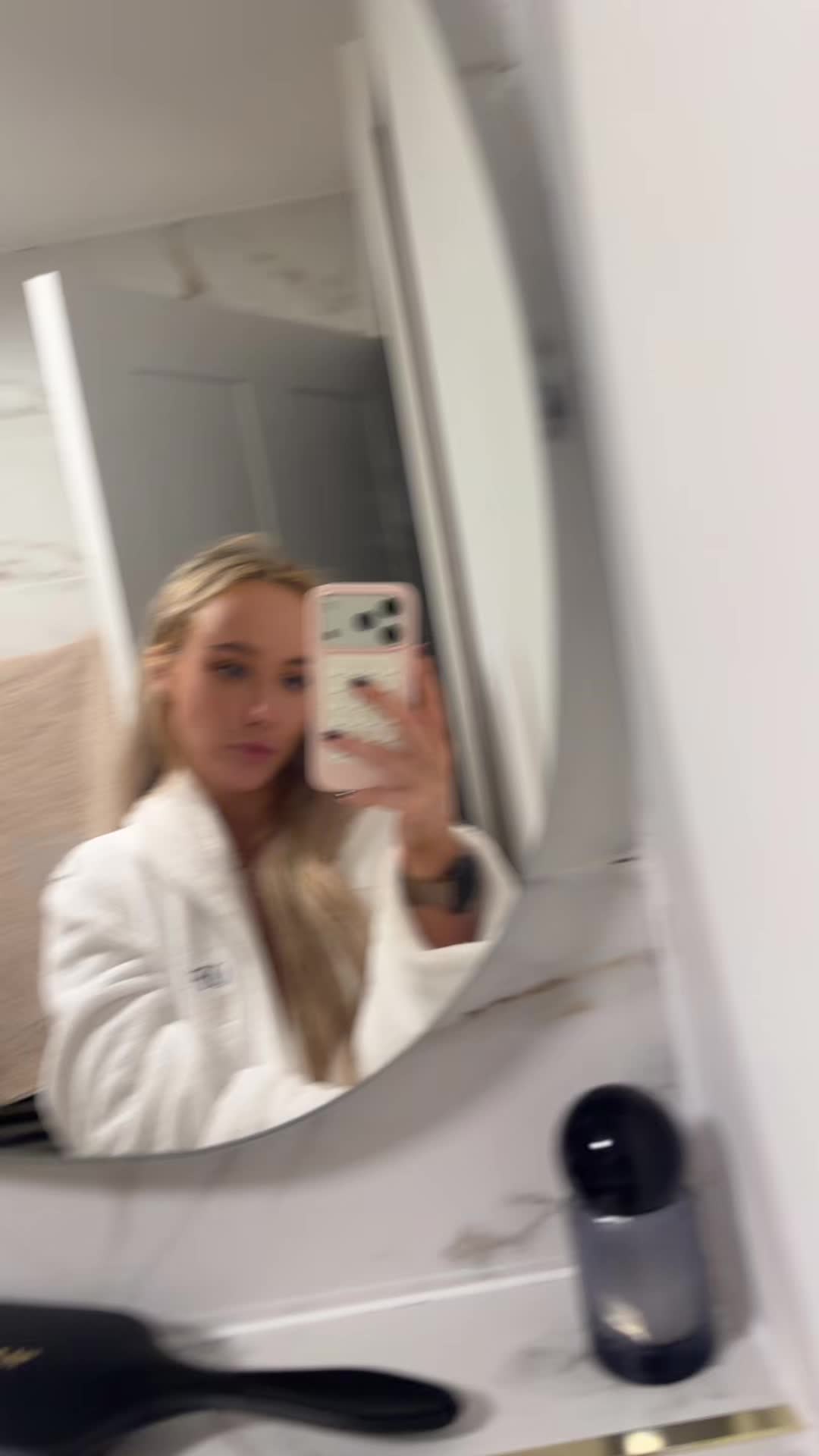 @oliviafyfe
