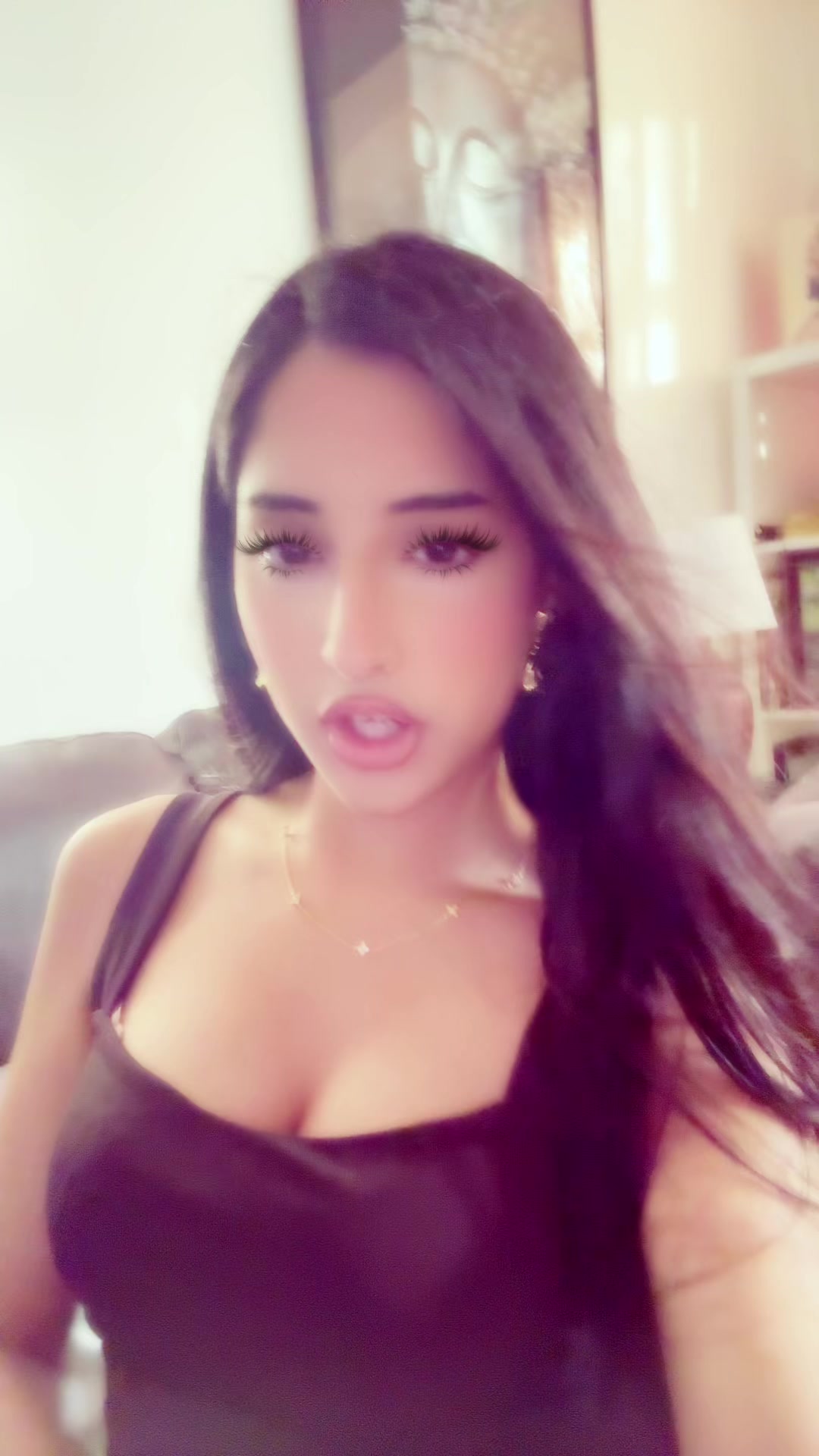 @anuxo_