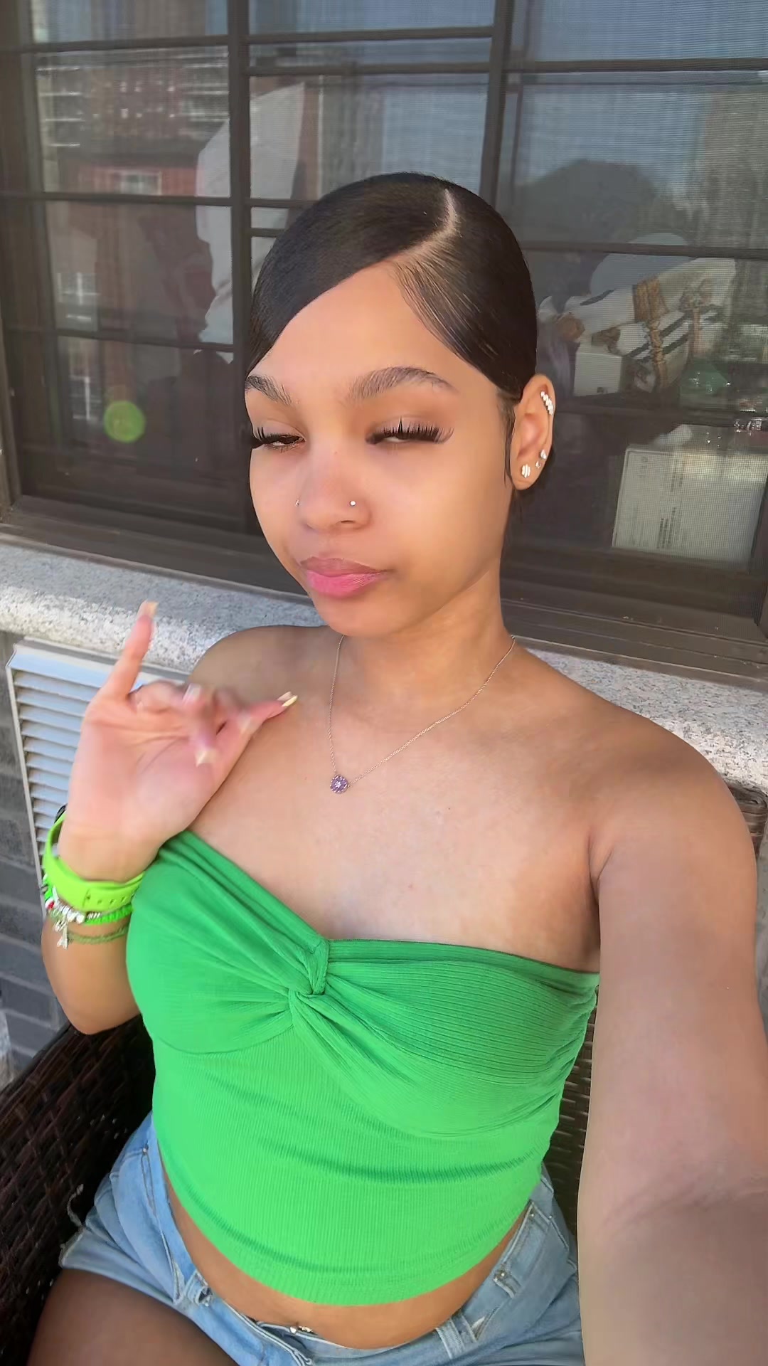 @LizzyB💚