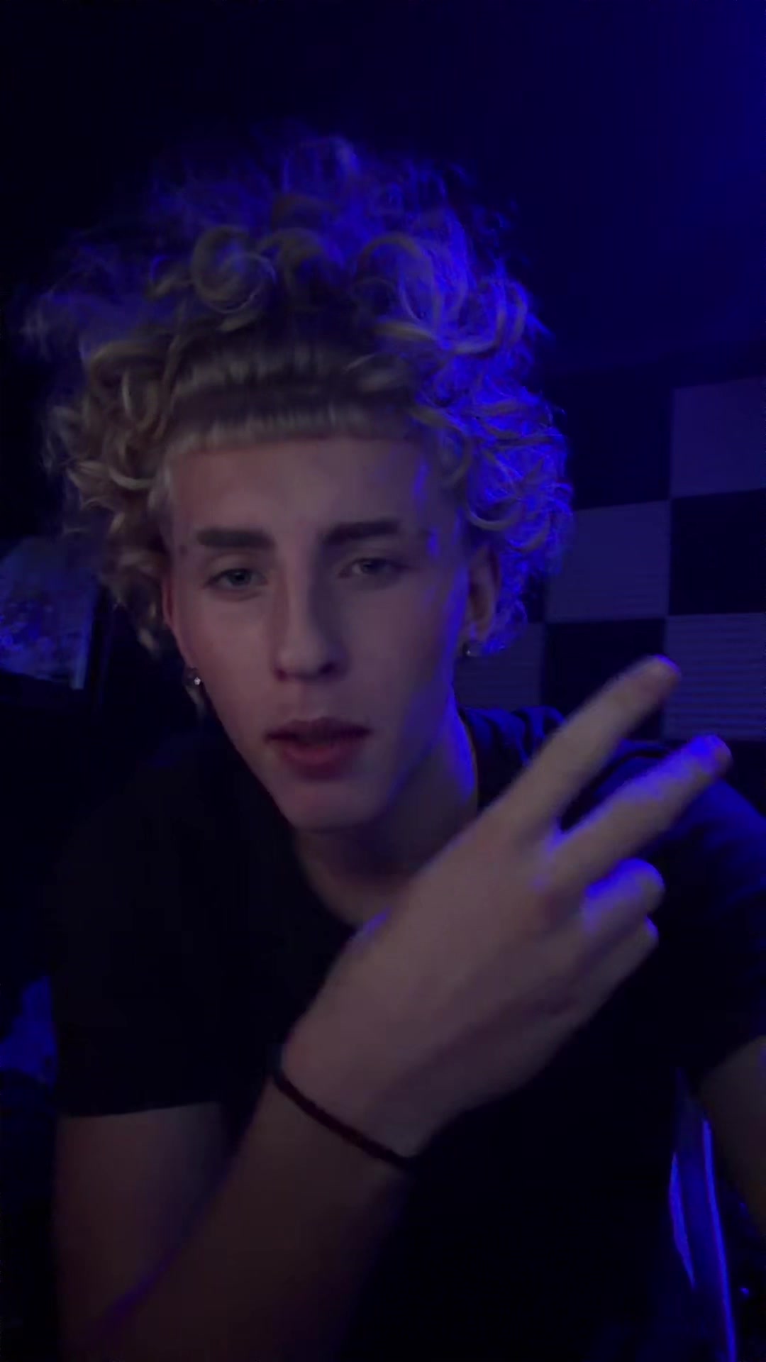 @whiteboi👨🏼&zwj;🦱