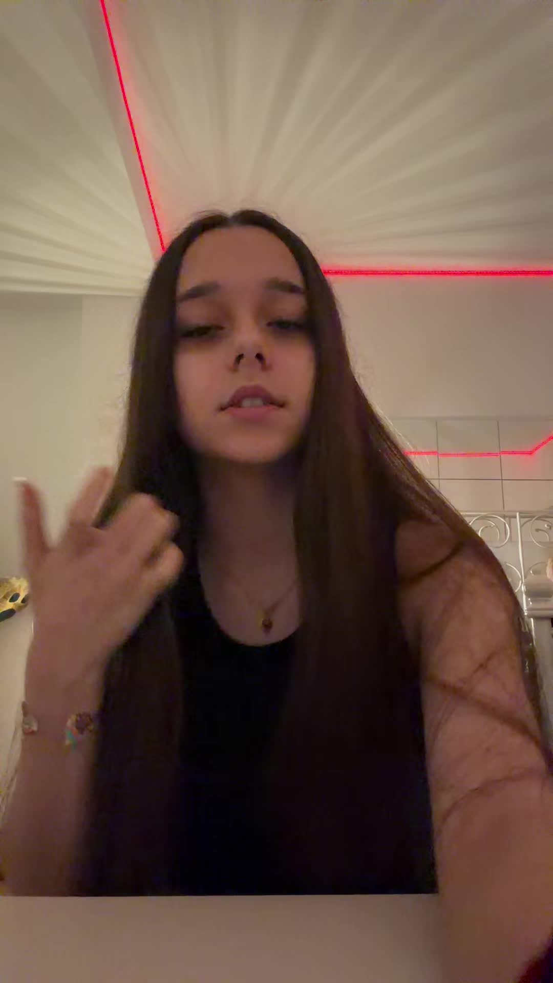 @vicky