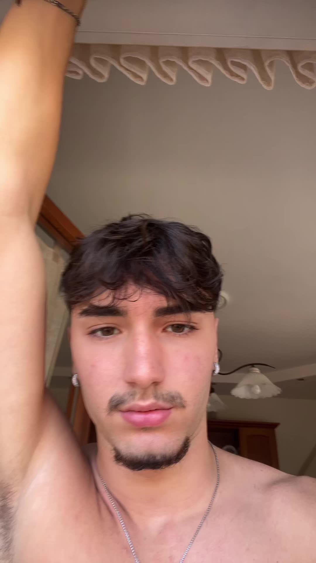@giovybor11