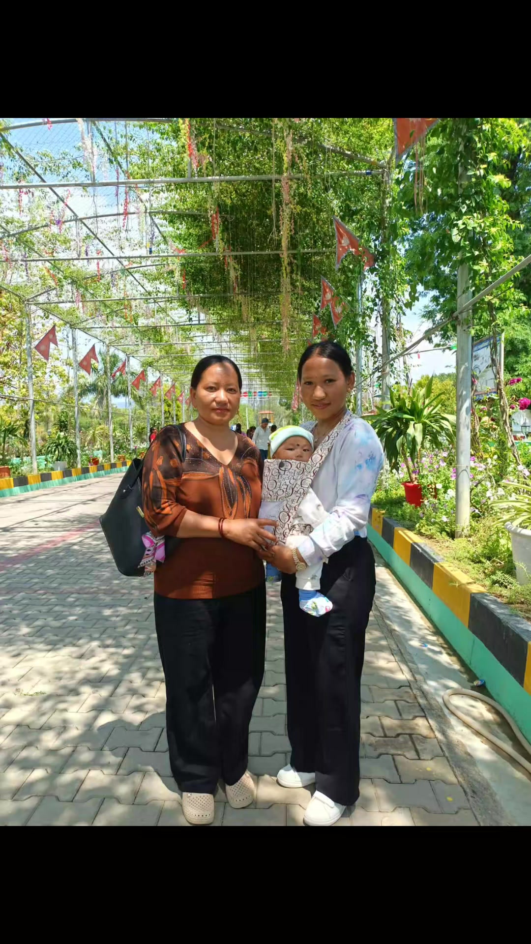 @ishika_thapa(•‿•)