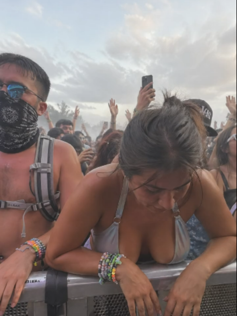 @festivalcrowdgirls