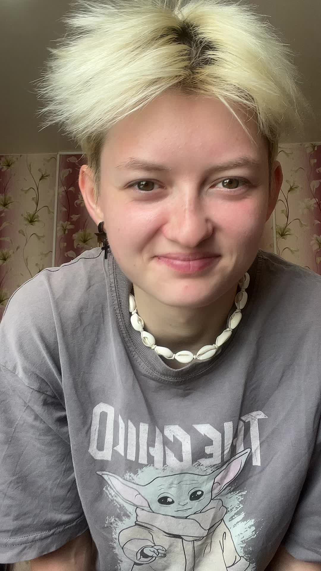 @вика я