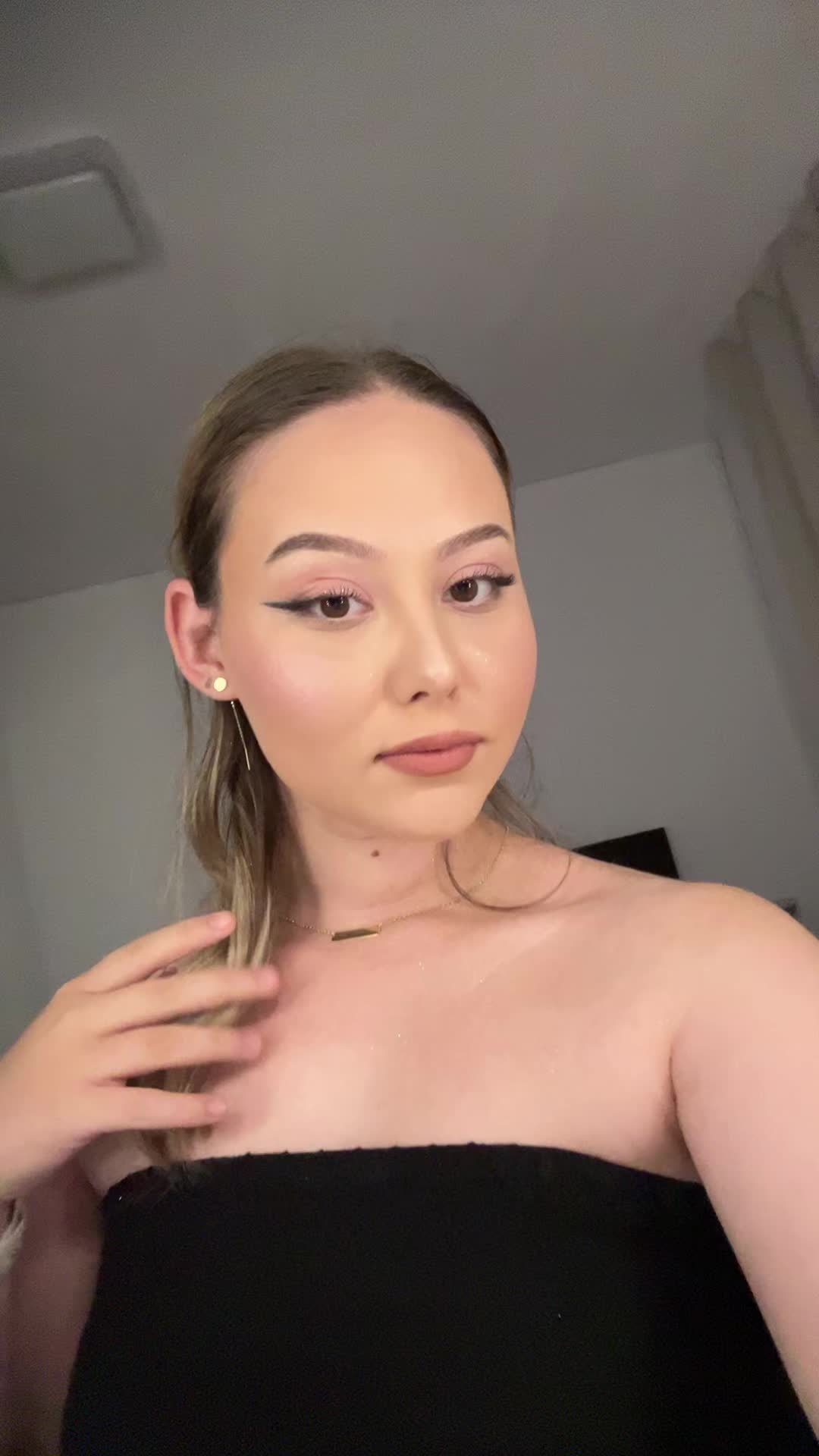 @👸🏼