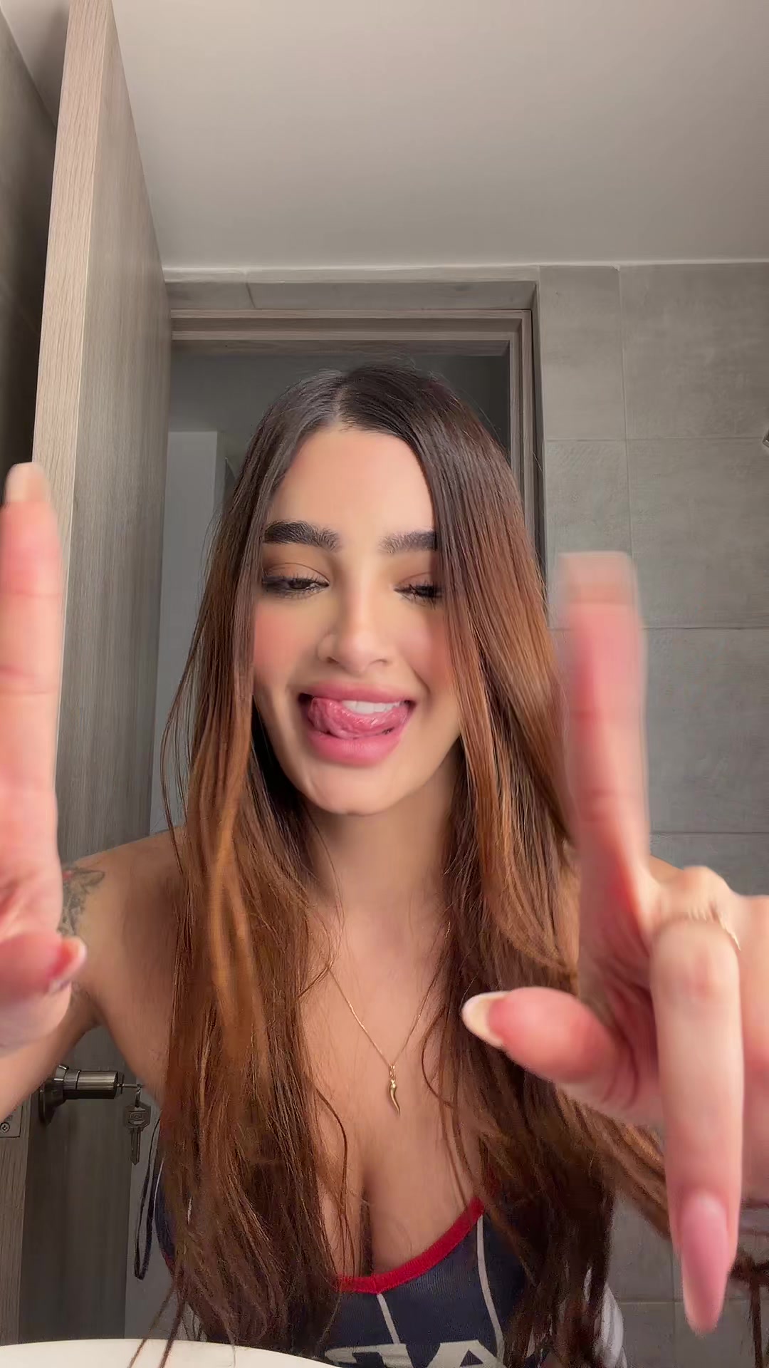 @Laura sahar