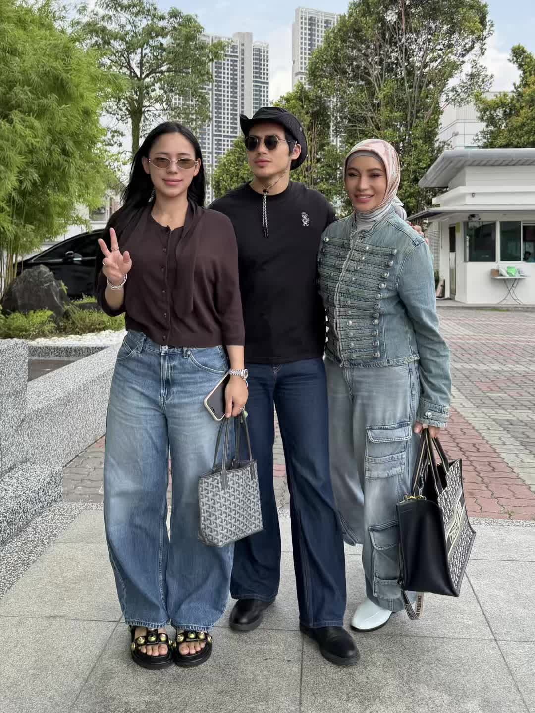 @Zoeyrahman