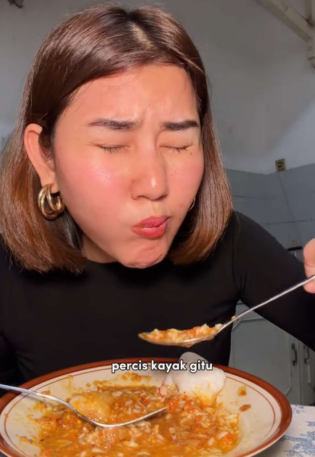@chintyaamelia