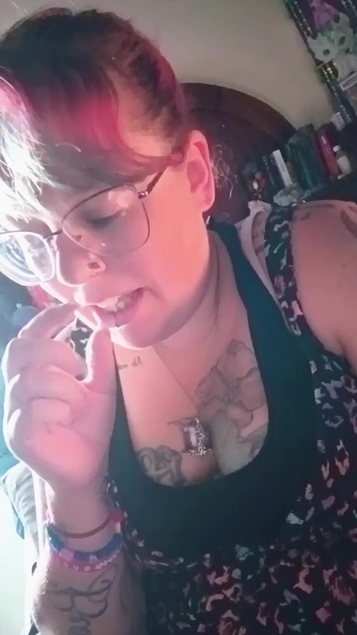 @🏴☠️Queen🩸Tattedlady🏴☠️