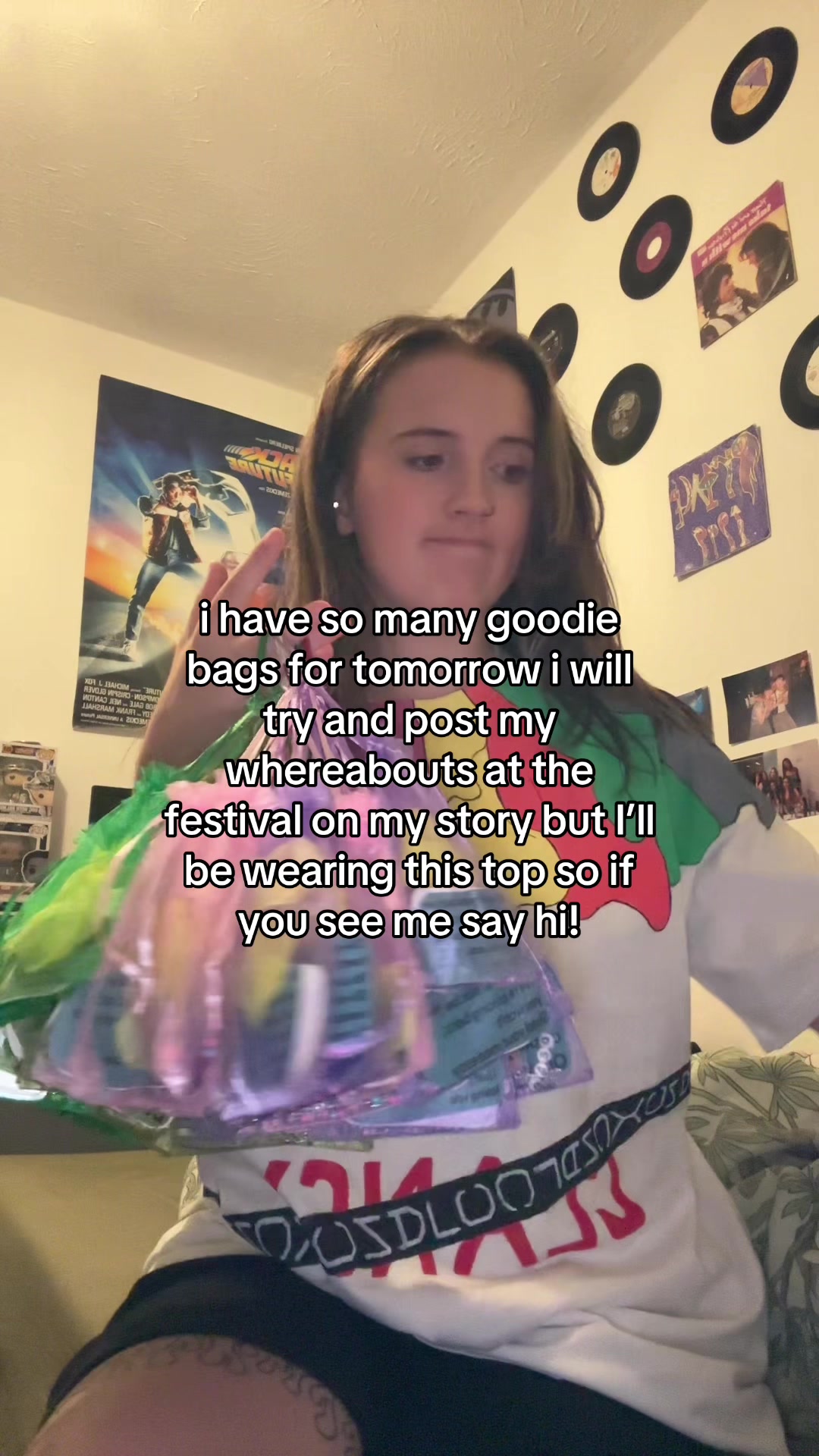 @mia |-/