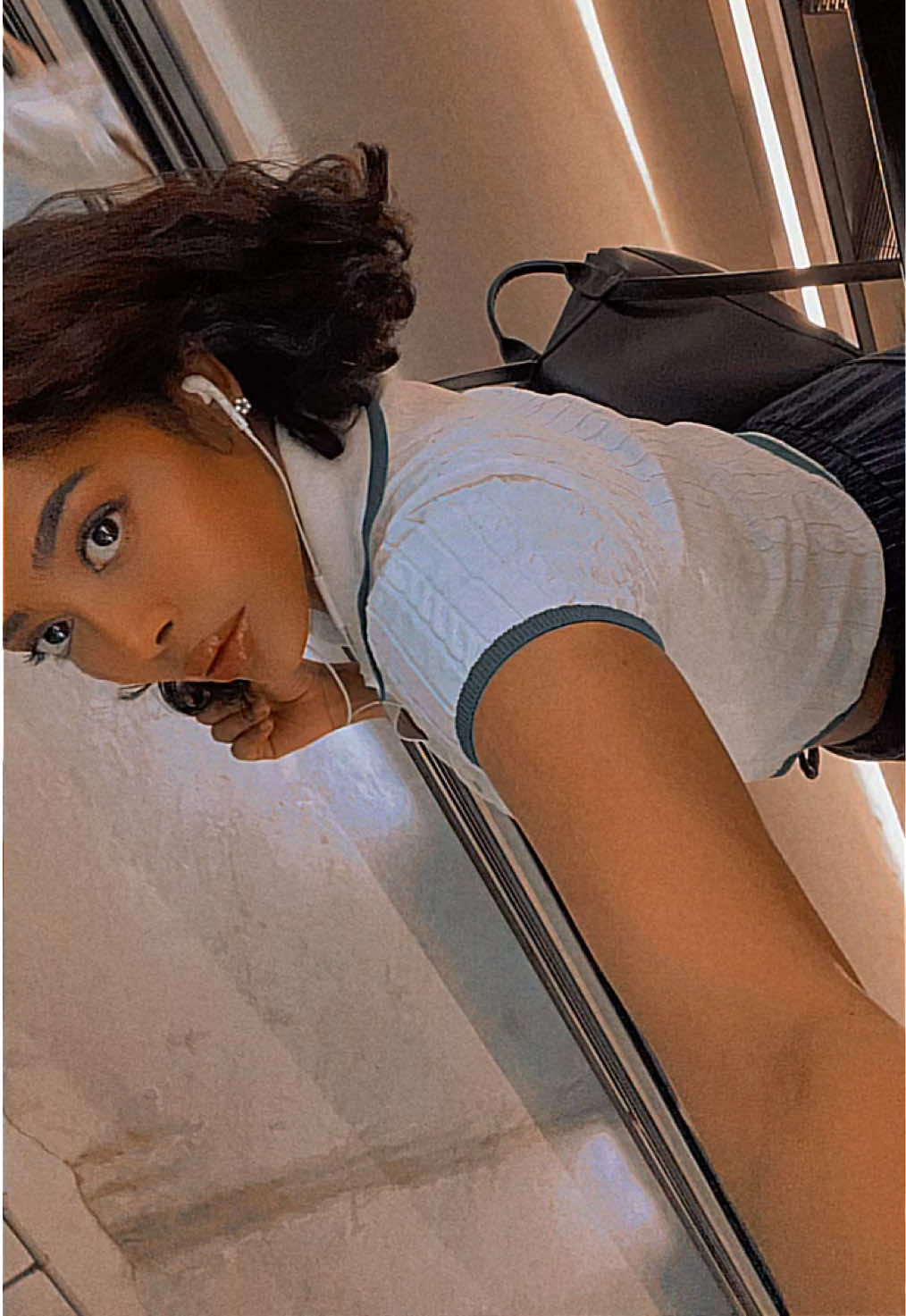 @Angela_afro444