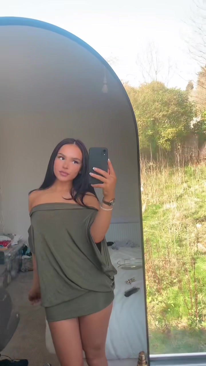 @lillyfingleton