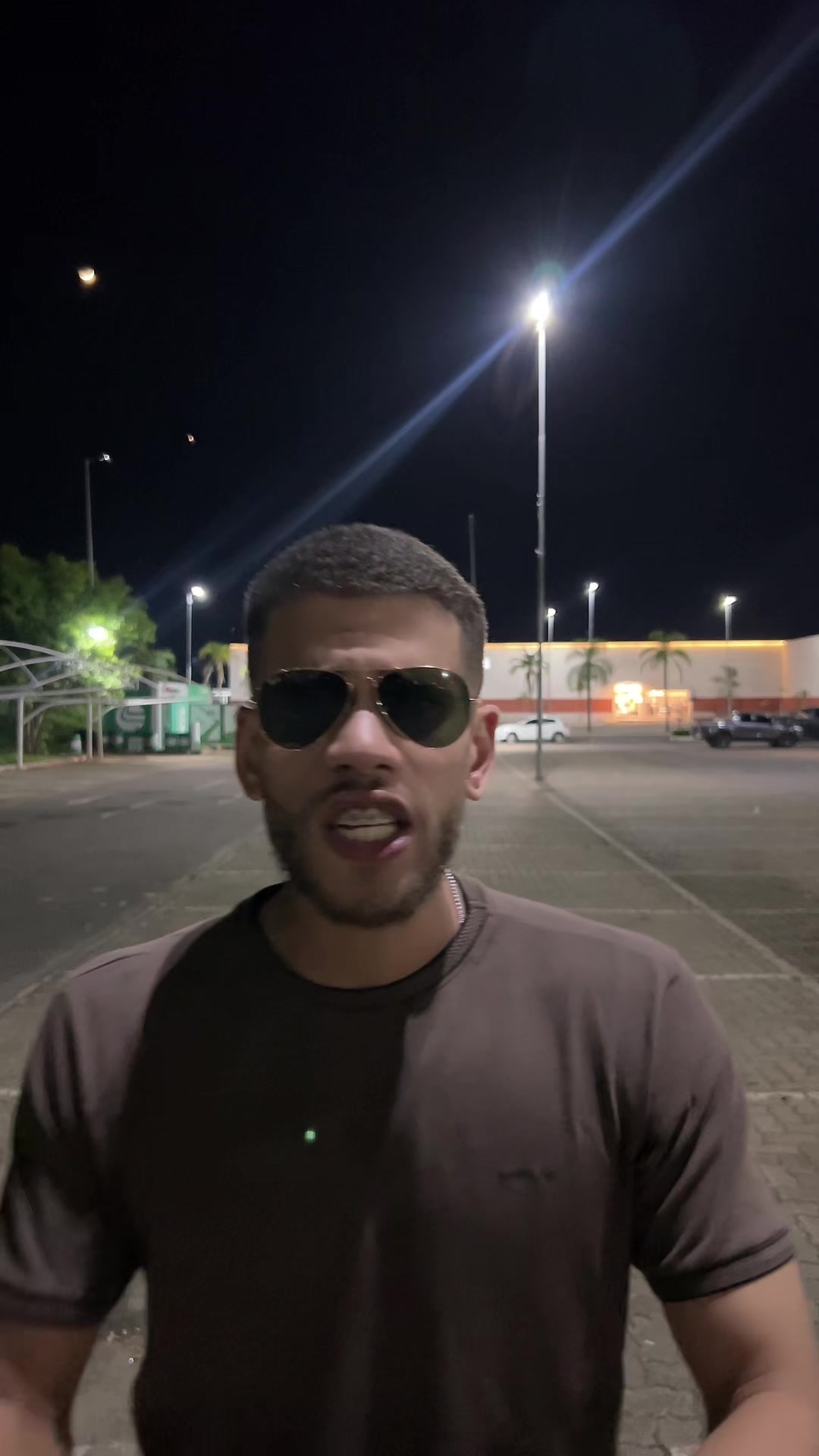 @Vitor Macario
